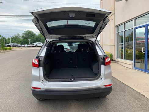 Used 2019 Chevrolet Equinox LS w/ LS Convenience Package AWD/4WD image 8