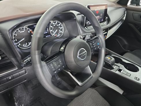 Used 2021 Nissan Rogue SV FWD image 4