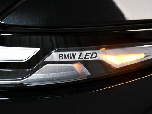 Used 2023 BMW X7 xDrive40i w/ M Sport Package image 89