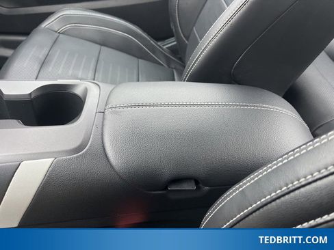 Used 2021 Ford Mustang Shelby GT500 w/ Technology Package image 31