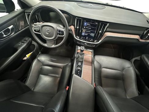 Used 2020 Volvo S60 T5 Momentum FWD image 17