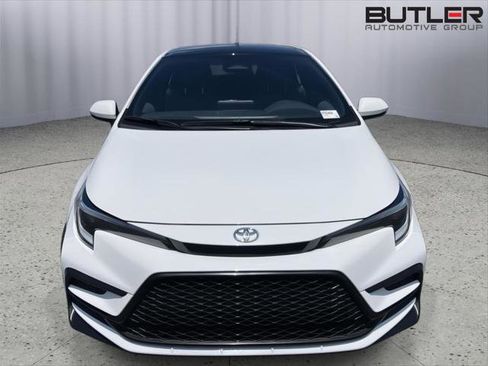 Certified 2025 Toyota Corolla SE w/ Convenience Package FWD image 8