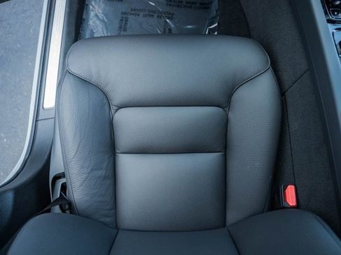 Certified 2025 Volvo XC60 T8 Plus w/ Protection Package Premier image 29