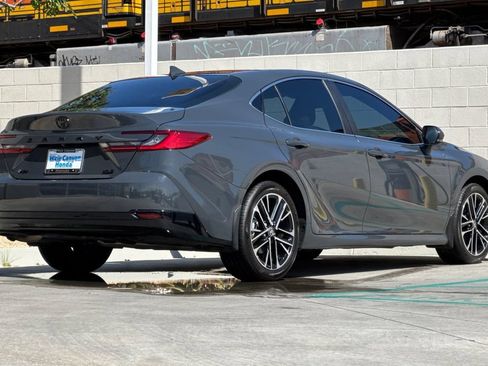 Used 2025 Toyota Camry XLE FWD image 7