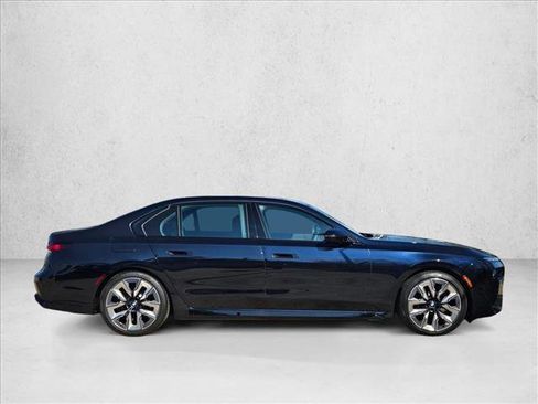 Used 2025 BMW 760i xDrive image 4