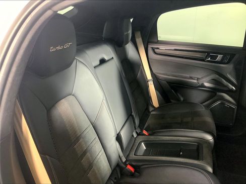 Used 2022 Porsche Cayenne Turbo GT AWD/4WD image 23