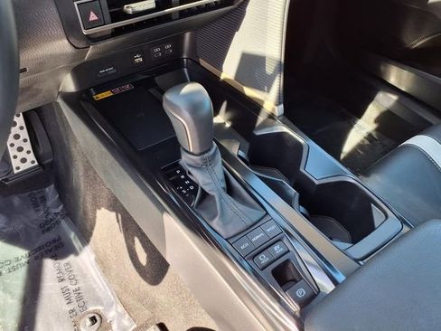 Used 2025 Toyota Camry SE FWD image 18