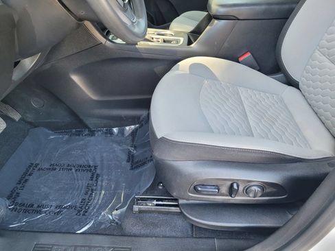 Used 2020 Chevrolet Equinox LT w/ LPO, Floor Liner Package AWD/4WD image 23