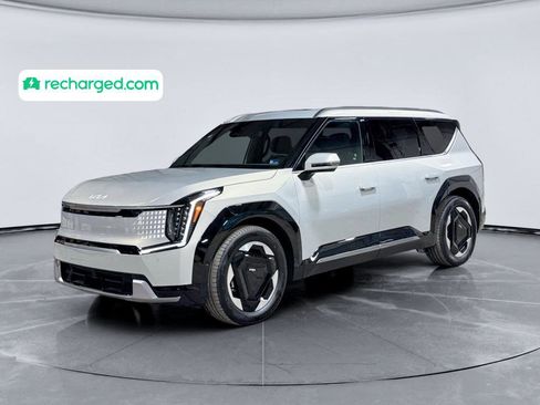 Used 2024 Kia EV9 Land image 1