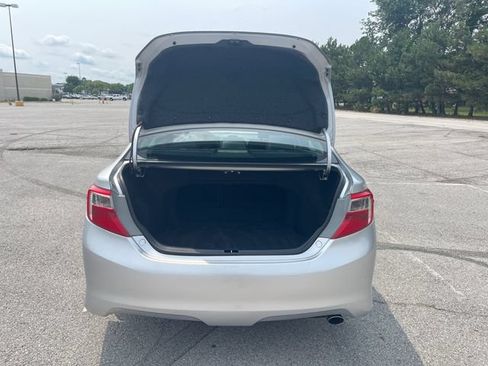 Used 2012 Toyota Camry SE FWD image 18