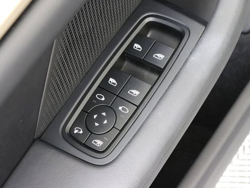 Used 2025 Porsche Taycan 4S image 26