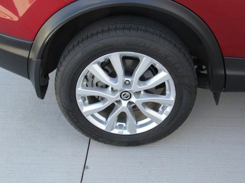 Used 2022 Nissan Rogue Sport SV w/ Technology Package image 32