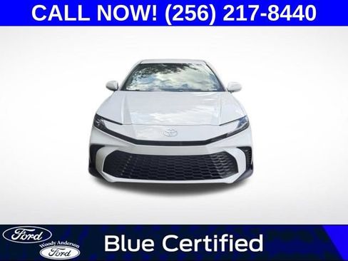 Used 2025 Toyota Camry SE FWD image 4