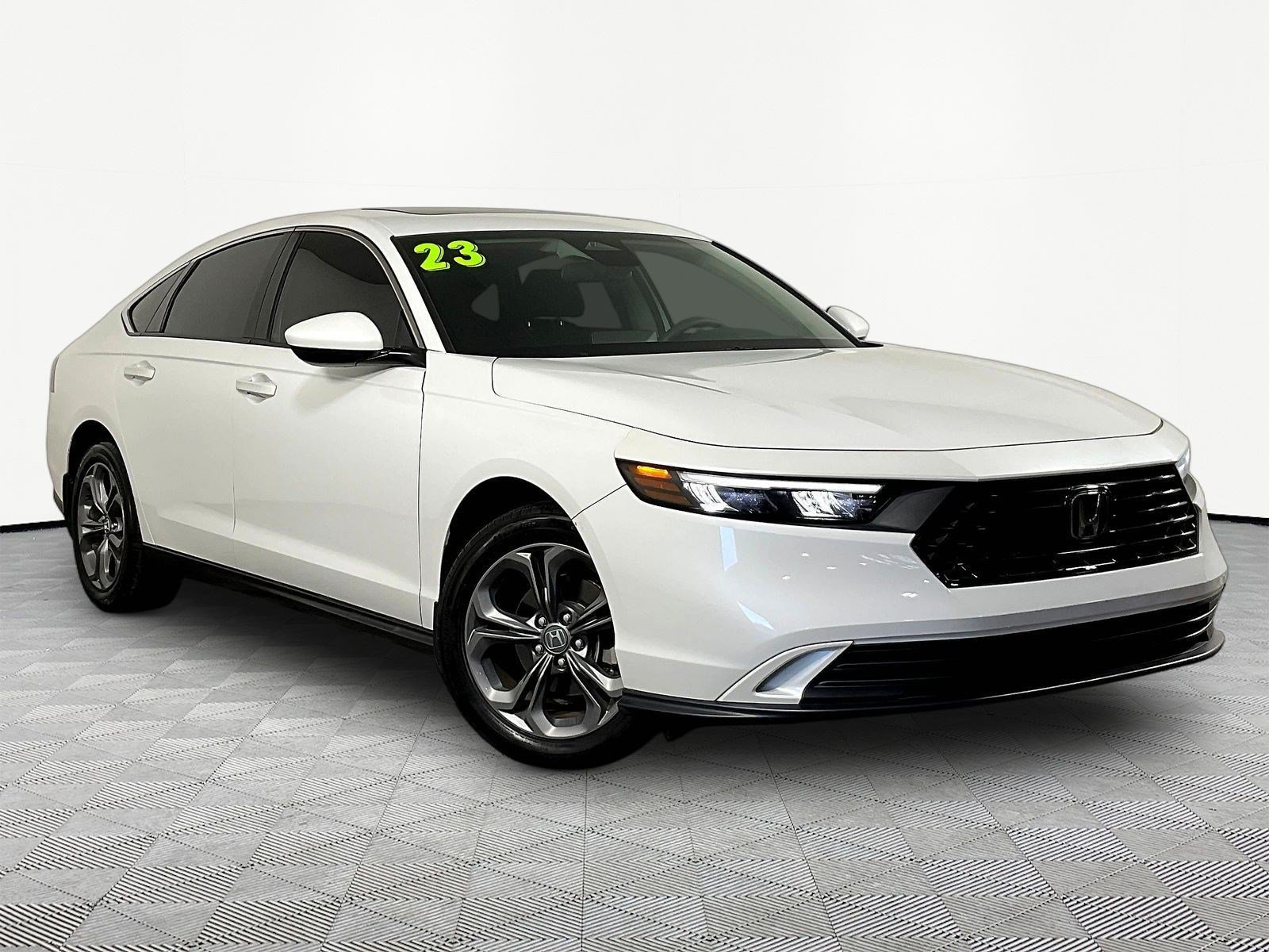 Used 2023 Honda Accord EX image 3