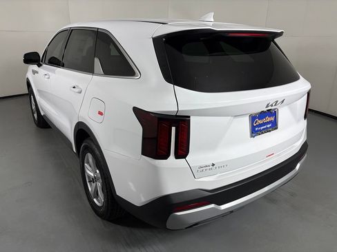 New 2026 Kia Sorento LX FWD image 6