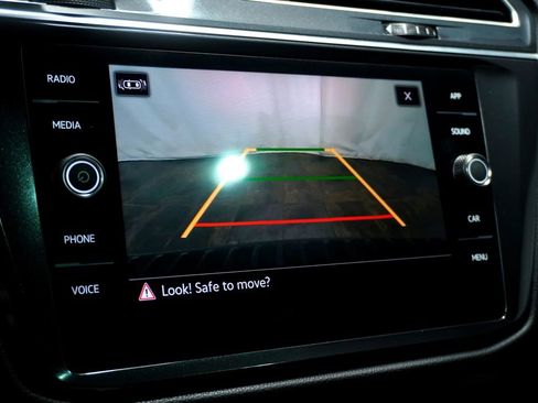 Certified 2023 Volkswagen Tiguan SE R-Line FWD image 24