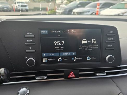 Certified 2025 Hyundai Elantra Sport image 22