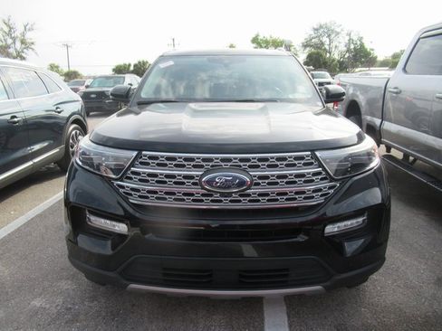 Certified 2021 Ford Explorer Limited w/ Equipment Group 301A image 2