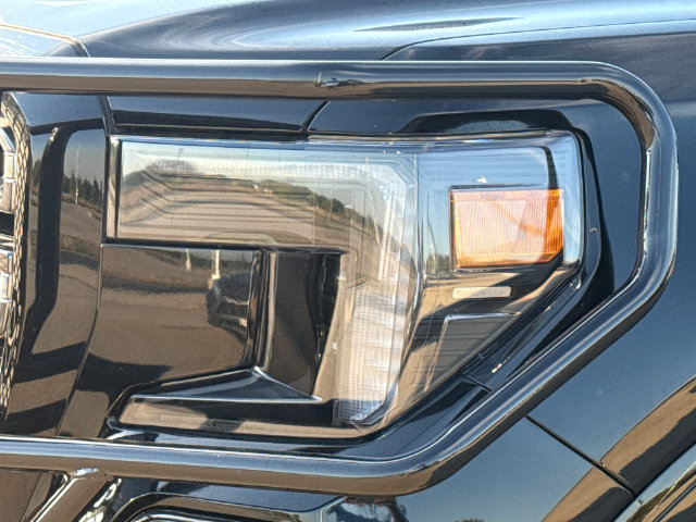 Used 2021 GMC Sierra 1500 AT4 AWD/4WD image 4