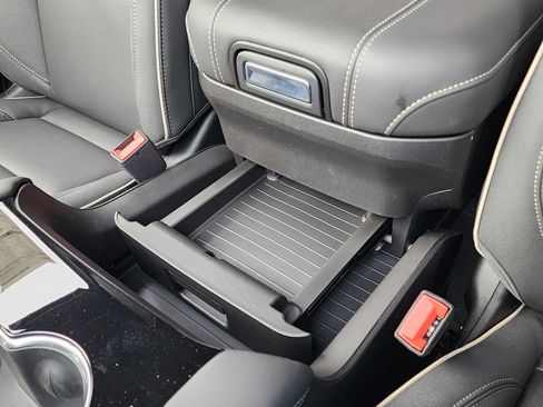 New 2025 GMC Yukon XL Elevation image 37