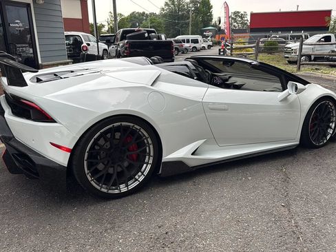 Used 2017 Lamborghini Huracan LP 580-2 RWD image 40