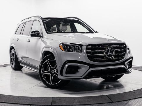 Used 2025 Mercedes-Benz GLS 450 4MATIC image 1