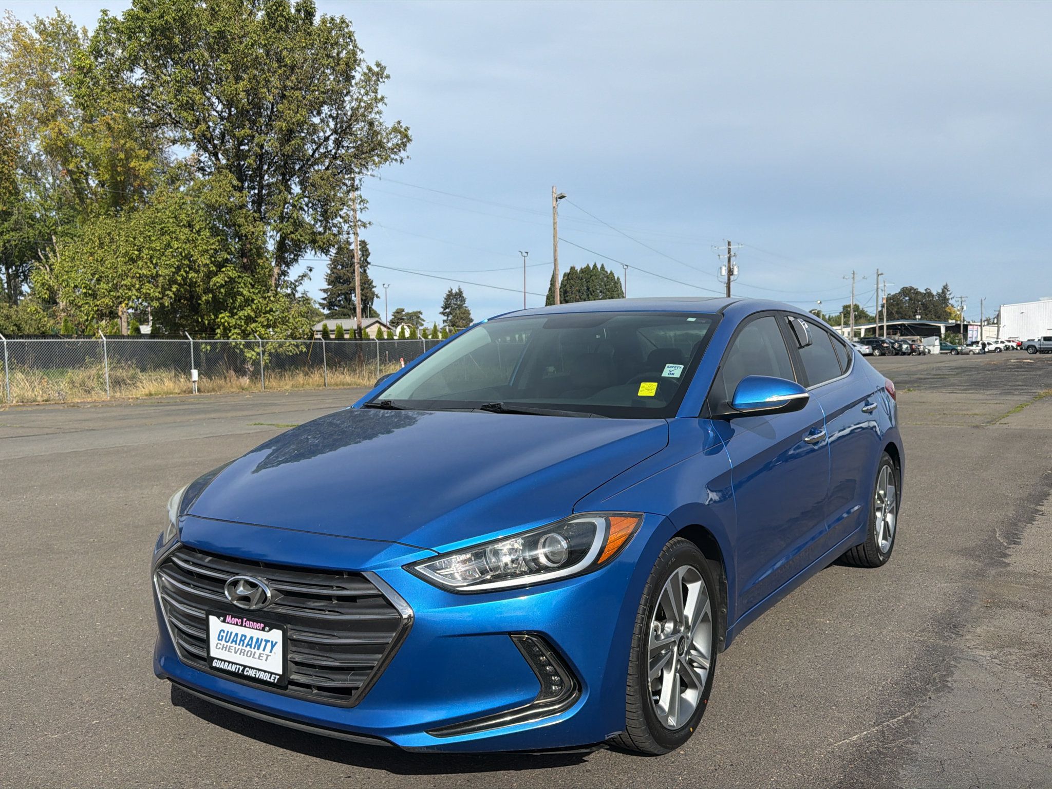Used 2017 Hyundai Elantra Limited w/ Limited Tech Package 08 FWD image 4