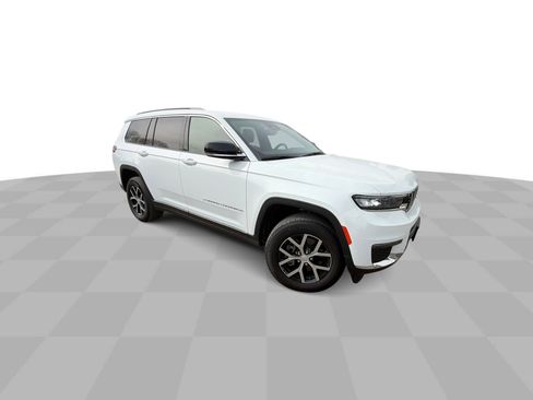 Used 2024 Jeep Grand Cherokee L Limited image 2