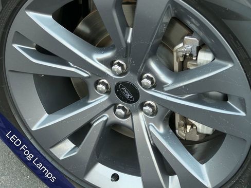 Used 2022 Ford Explorer XLT w/ Equipment Group 202A image 12