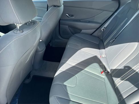 Used 2023 Hyundai Elantra SEL w/ Cargo Package image 12