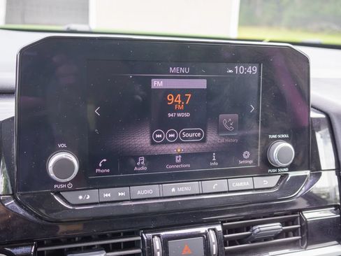 Used 2024 Nissan Pathfinder SV AWD/4WD image 18
