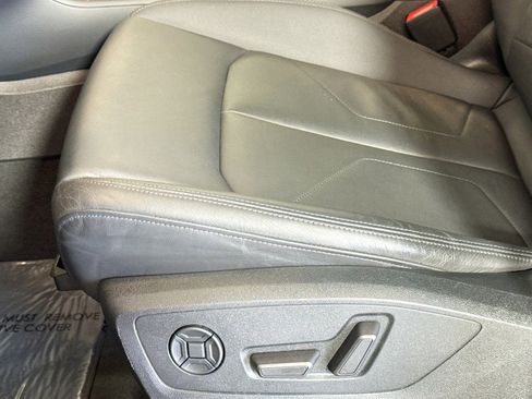 Used 2020 Audi Q3 2.0T Premium w/ Convenience Package image 17