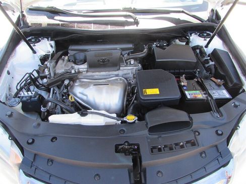 Used 2015 Toyota Camry SE FWD image 33