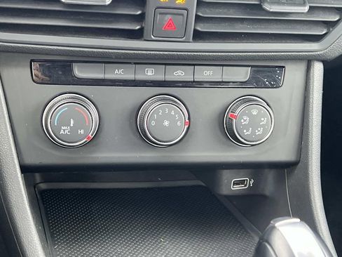 Used 2019 Volkswagen Jetta SE FWD image 20