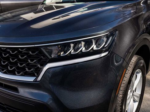 Used 2022 Kia Sorento LX image 36