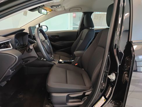 Used 2025 Toyota Corolla LE image 10