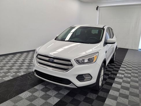 Used 2019 Ford Escape SE FWD image 15