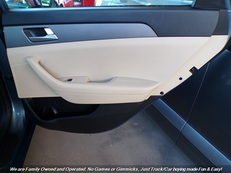 Used 2017 Hyundai Sonata SE FWD image 24