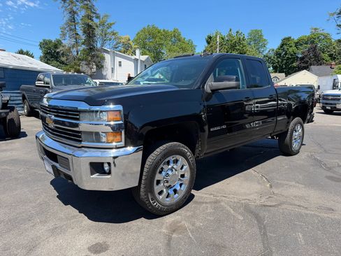 Used 2015 Chevrolet Silverado 2500 LT w/ LT Convenience Package AWD/4WD image 2