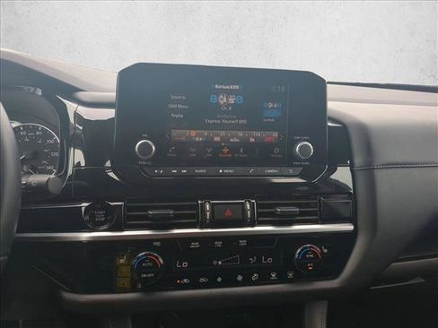 Used 2025 Nissan Pathfinder SV FWD image 13
