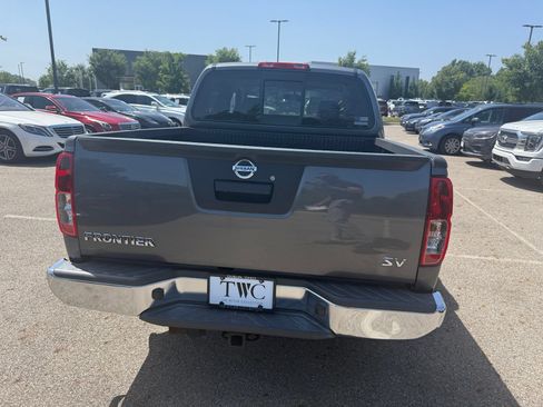 Used 2019 Nissan Frontier SV RWD image 6