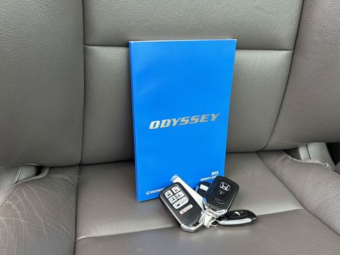 Used 2015 Honda Odyssey Touring Elite image 14