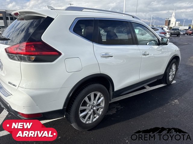 Used 2017 Nissan Rogue SV AWD/4WD image 4