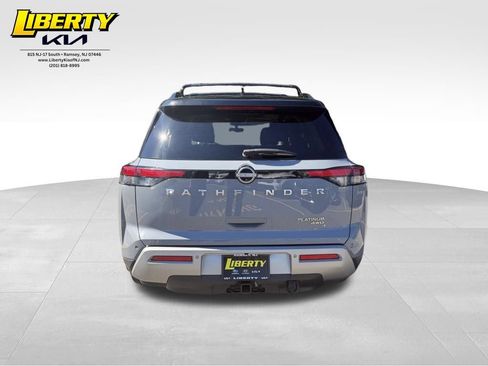 Used 2022 Nissan Pathfinder Platinum w/ Cargo Package AWD/4WD image 6