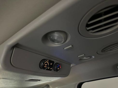 Used 2015 Nissan Armada SV image 26