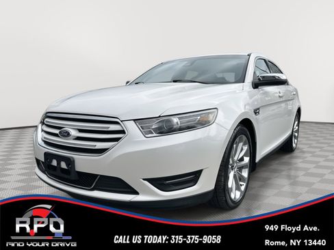 Used 2018 Ford Taurus Limited image 1