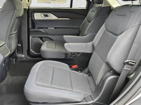 New 2026 Ford Explorer Active RWD image 16
