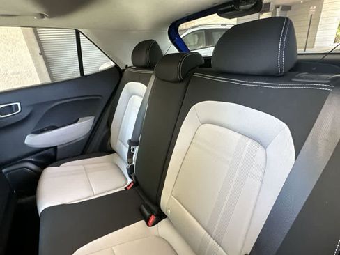Used 2023 Hyundai Venue SEL FWD image 23