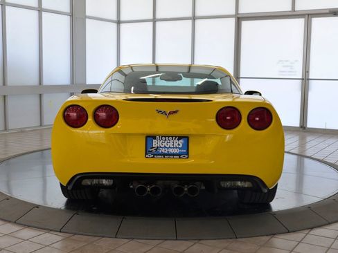 Used 2007 Chevrolet Corvette Coupe w/ Preferred Equipment Group RWD image 7