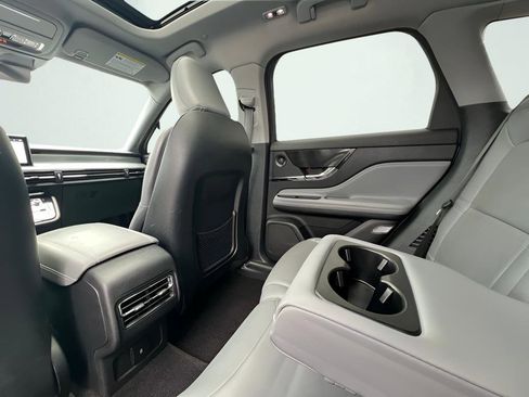 Used 2021 Lincoln Corsair Grand Touring image 20